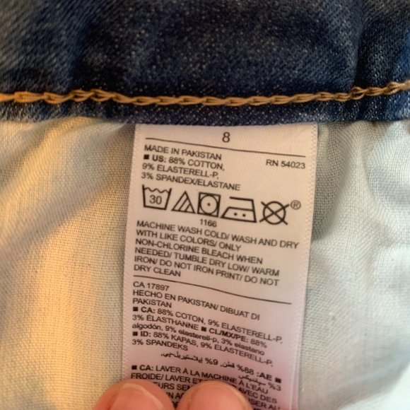 Old Navy Rockstar Ripped Jeans - Picture 4 of 5